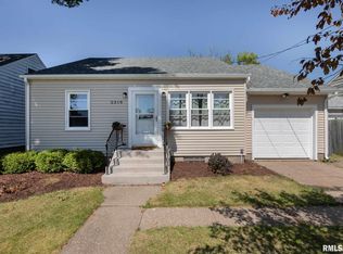 2318 E Lombard St, Davenport, IA 52803