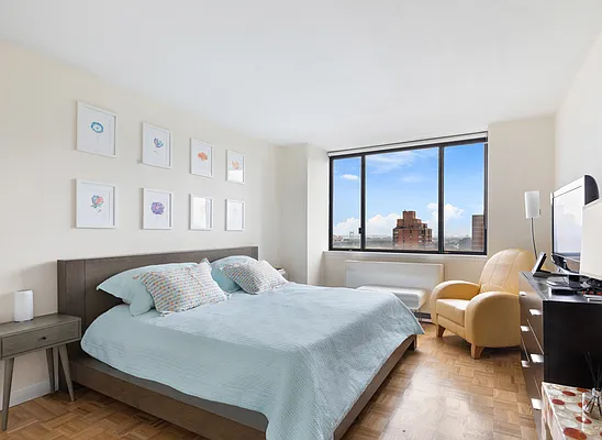 Rented by Douglas Elliman | media 21