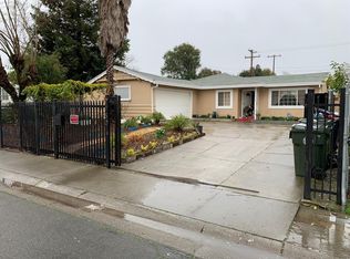 2150 Meadowglen Ave, Sacramento, CA 95832