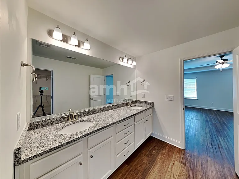 542 Slew Dr — Photo 14