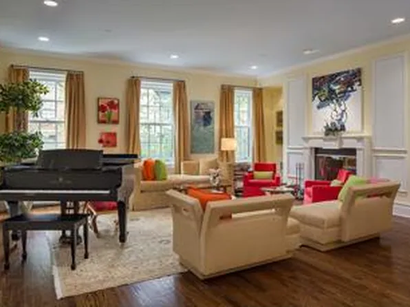 136 E 19th St APT 3, New York, NY 10003