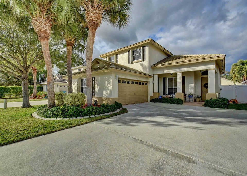 1st image of 7902 Manor Forest Blvd
