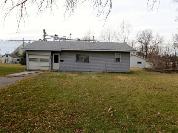 307 4th St SE, Ulen, MN 56585