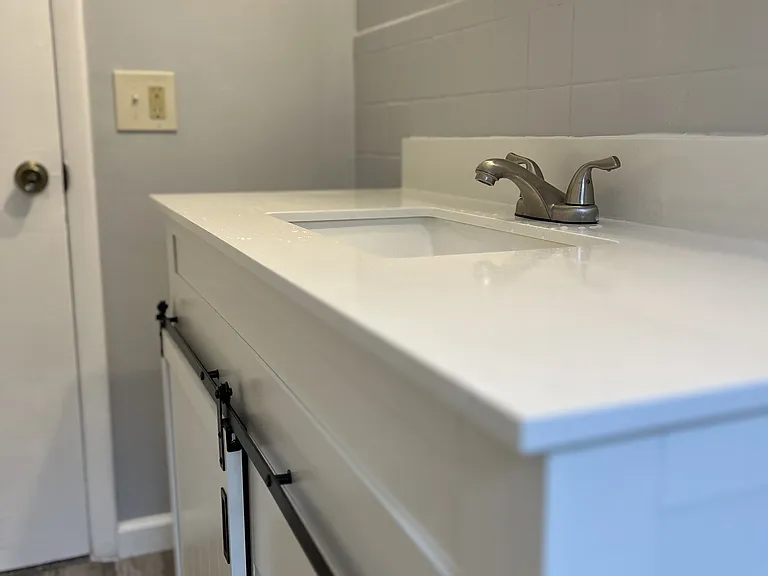 27 Tompkins St #5 — Photo 10