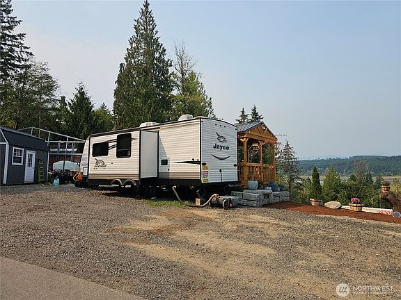 5th image of 321 NE Alder Creek Ln
