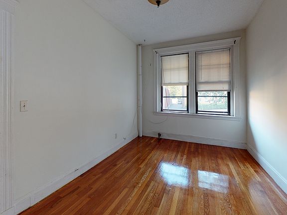 2nd image of 185A Chestnut Hill Ave #5