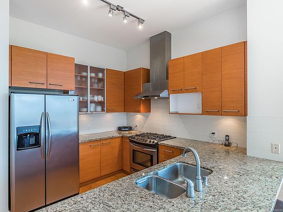 4th image of 38 Front St #1802