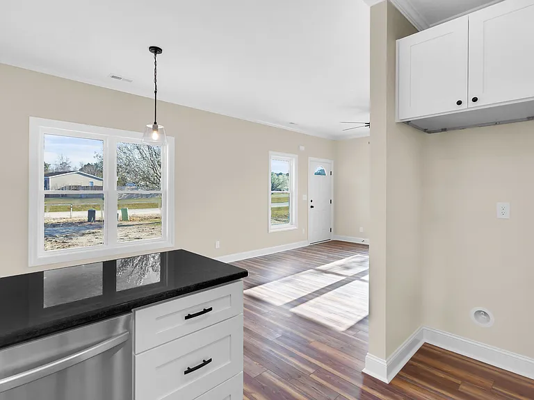 136 Macdonald Blvd — Photo 20