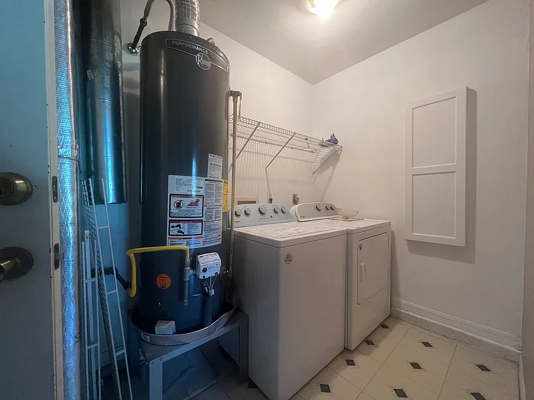 2857 SW 40th Pl — Photo 14