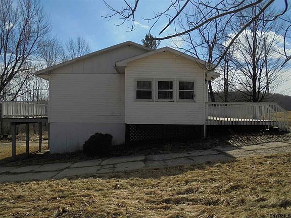 4th image of 160 Lantern Dr