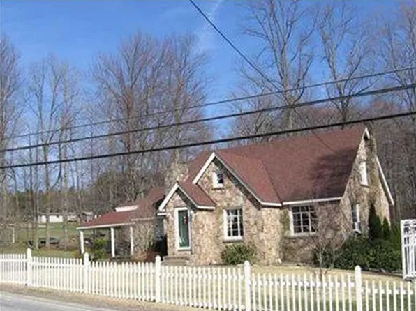 216 Indian Creek Valley Rd, Normalville, PA 15469