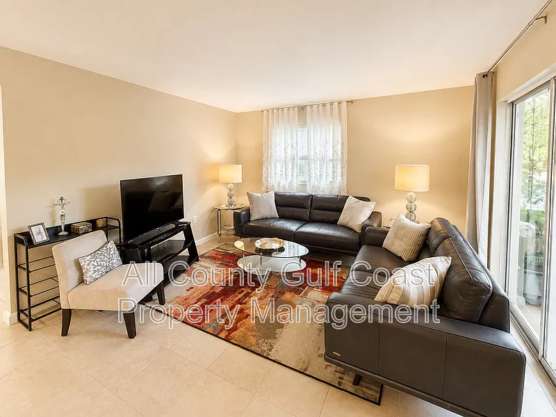 2 bed, 2.0 bath, 811 sqft, $1,695 — Photo 4
