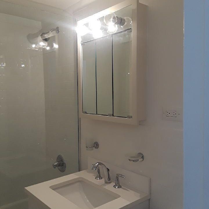 1st image of 20 Beekman Pl APT 9E