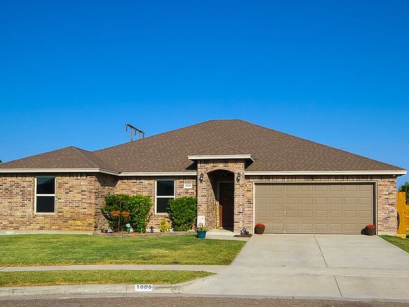 2nd image of 1006 Blue Crest Ln