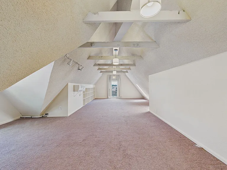 205 Logan St — Photo 15