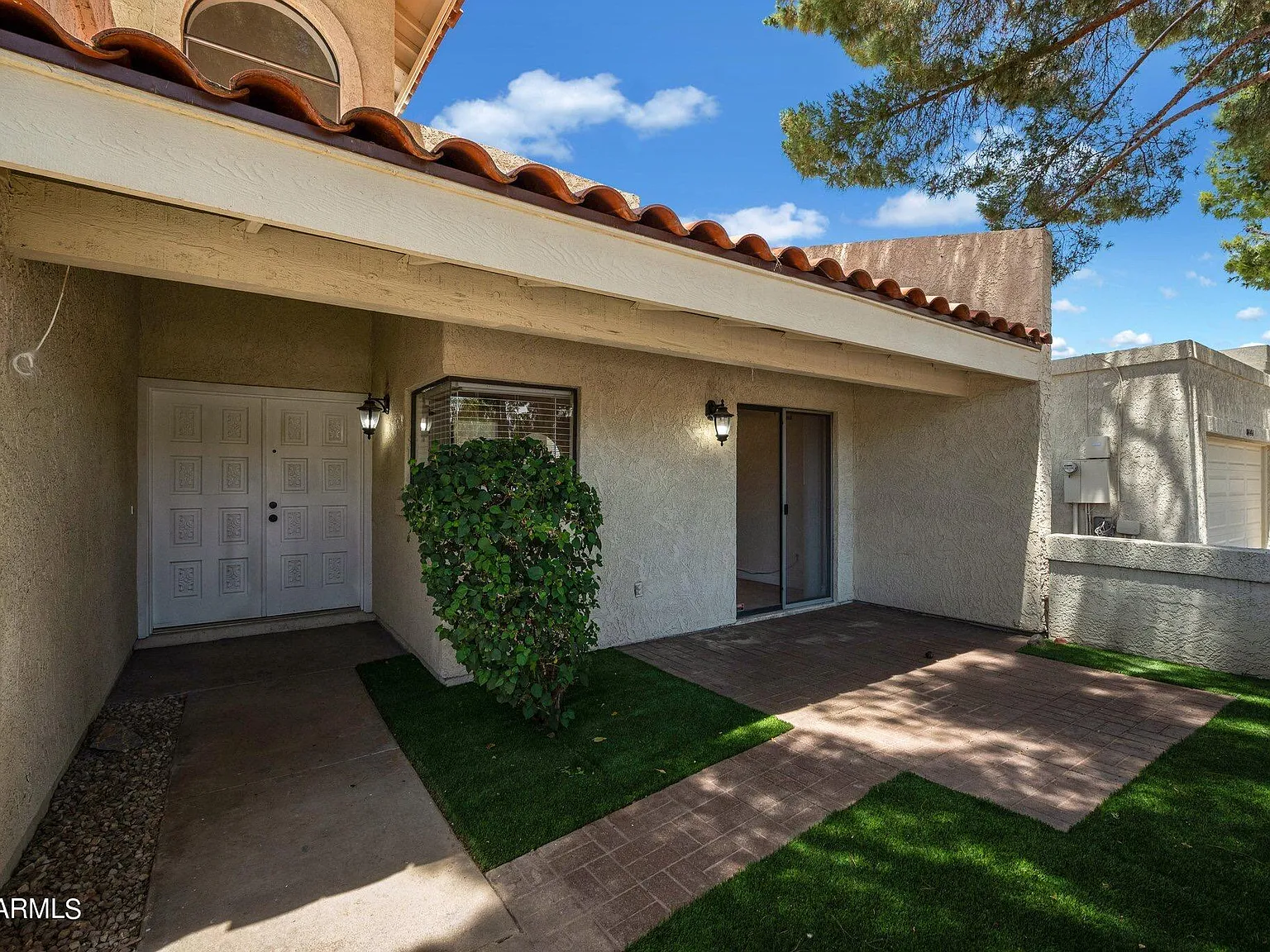 3 bed, 2.5 bath, 2525 sqft, $3,795 — Photo 4