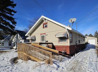 515 8th Ave NE, Minot, ND 58703