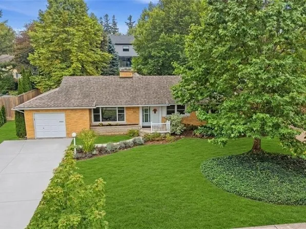 381 Union Blvd, Kitchener, ON N2M 2T3