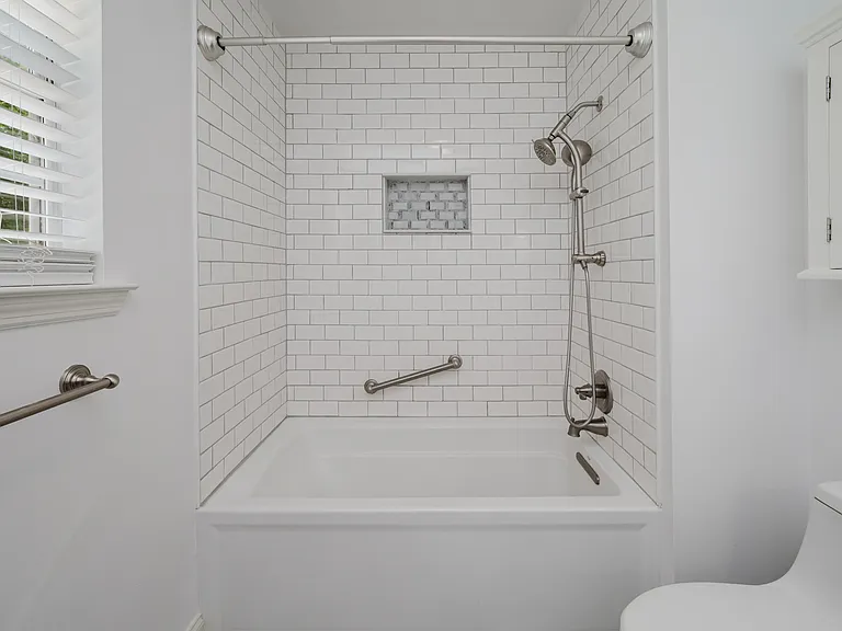 120 Lynn Dr — Photo 22