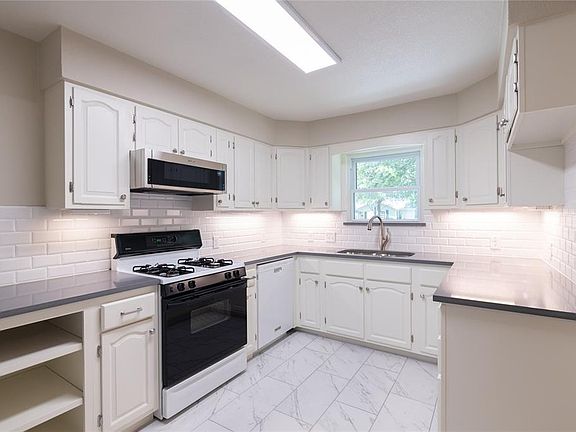 2nd image of 9018 Santa Clara Dr