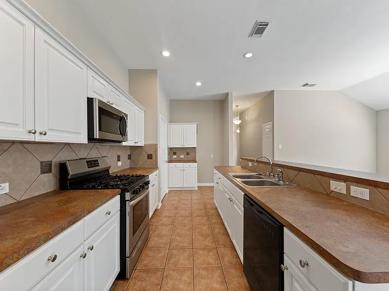 1014 Cavern Brook Ln — Photo 11