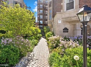 6334 N Sheridan Rd #1E, Chicago, IL 60660