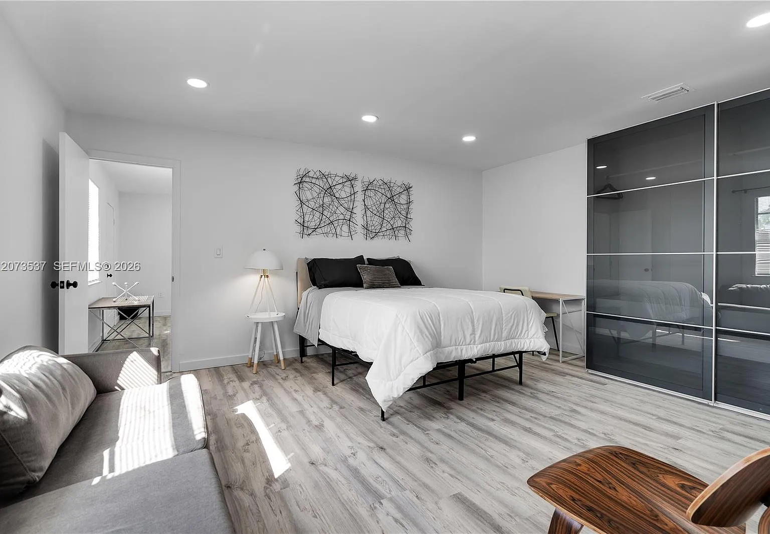 Studio, 1.0 bath, 600 sqft, $1,500 — Photo 4