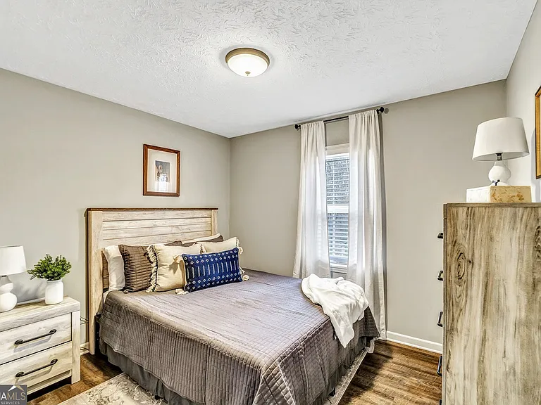3017 Valley View Dr — Photo 18