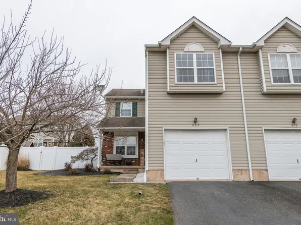 672 Seminary St, Pennsburg, PA 18073