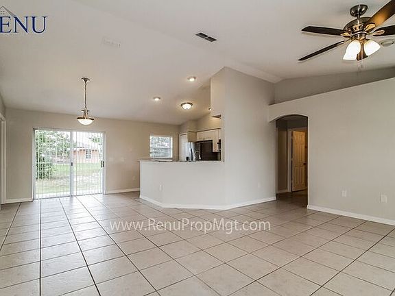 5th image of 3156 Coventry St