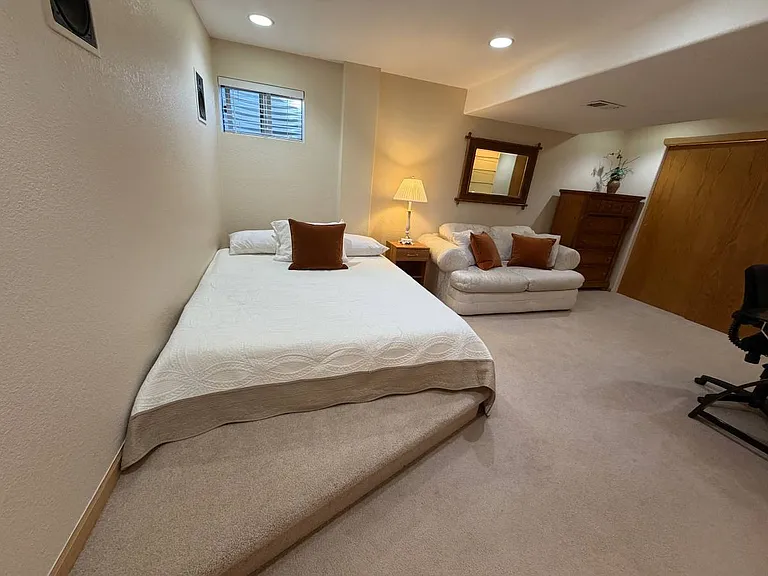 12545 Winona Ct — Photo 3