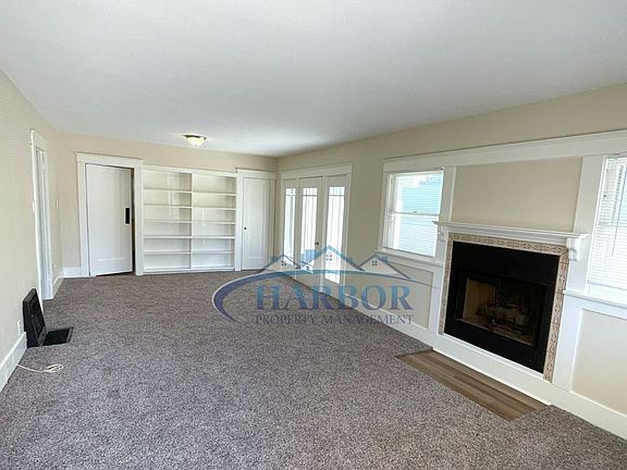 4th image of 364 Coronado Ave
