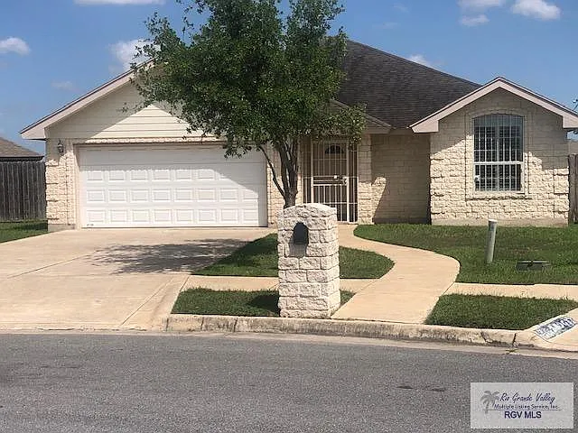 2304 Concord Pl — Photo 2