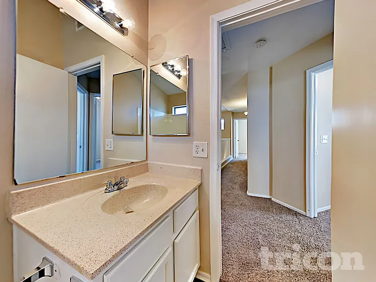 8668 W Hubbell St — Photo 18