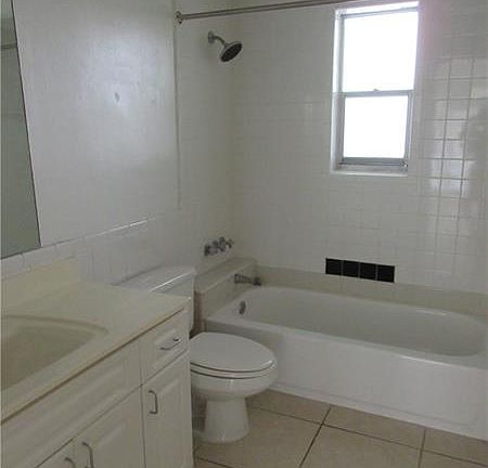 5th image of 2420 SE Seventeen Street Cswy #208C