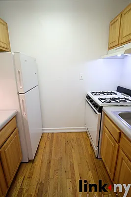 Rented by Link NY Realty | media 4