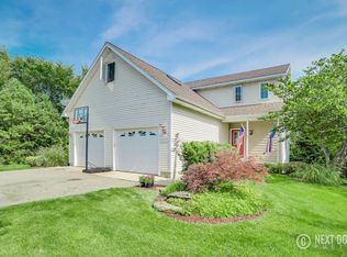 4771 Deerhaven Park Dr, Lowell, MI 49331