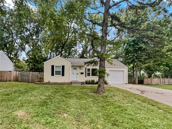 6410 Ballentine St, Shawnee, KS 66203