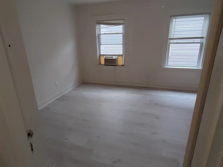 339 Spahr St #2 — Photo 19