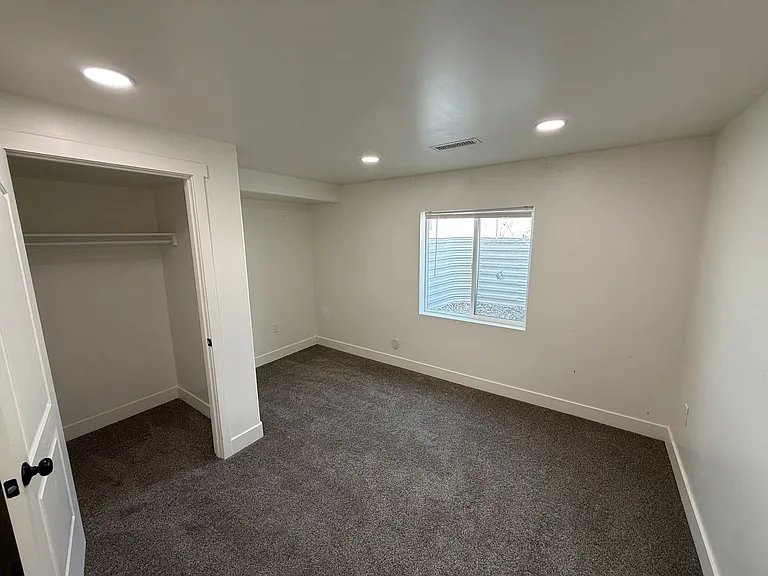 8285 N Lakeshore Drive — Photo 9