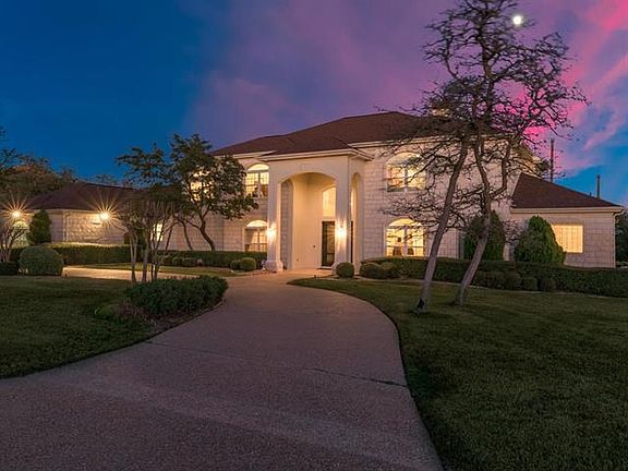2nd image of 4513 Court Of St James