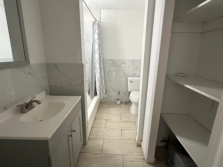 190 Clinton Ave #4 — Photo 1