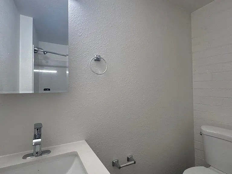 2312-14 Ellsworth Street — Photo 28