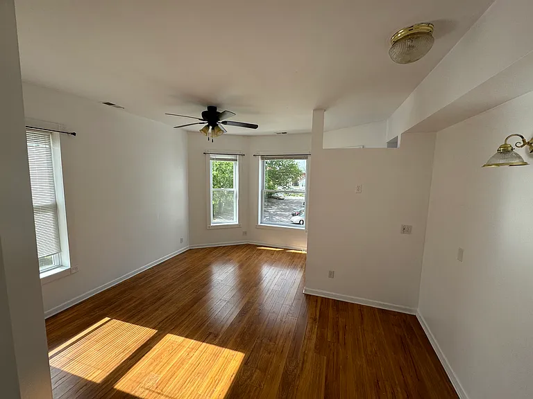 228 Carroll St — Photo 11