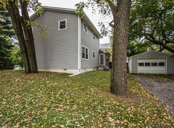 3rd image of 4474 Central Ave