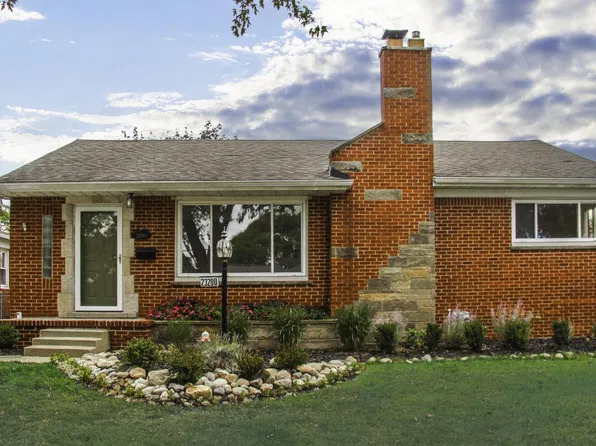 23280 Clairwood St, Saint Clair Shores, MI 48080