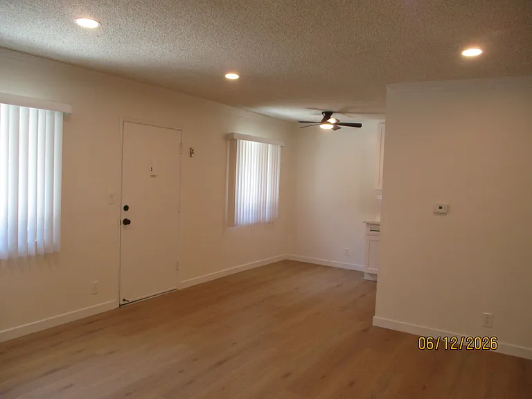 3227 Altura Ave #3 — Photo 10