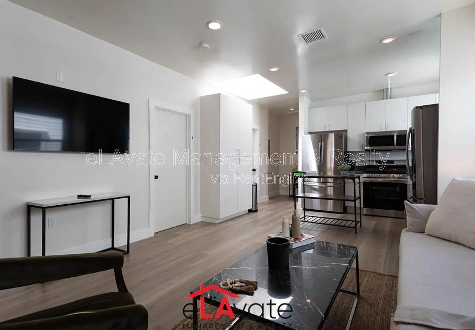 Studio, 1.0 bath, 150 sqft, $895 — Photo 2