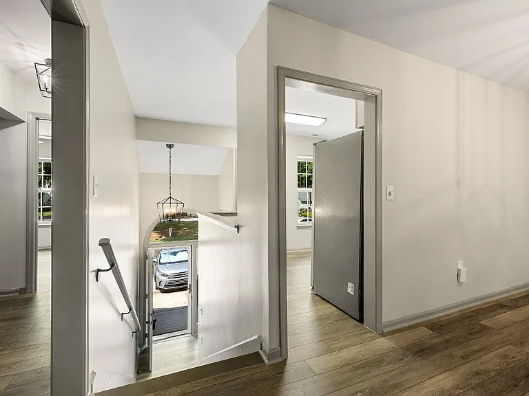 1551 Hunt Club Ct — Photo 4