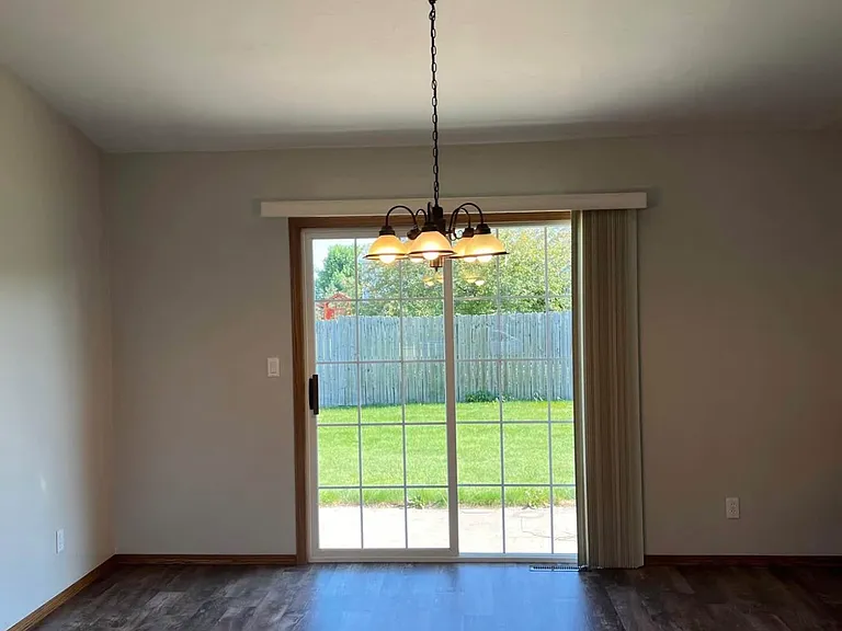 510 E Glenbrook Dr — Photo 12